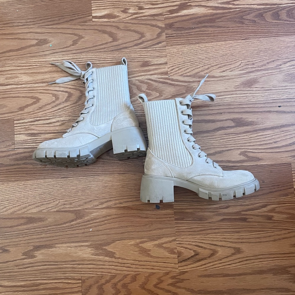 Steve Madden boots size 6. Sand/ cream color, gently worn like twice.